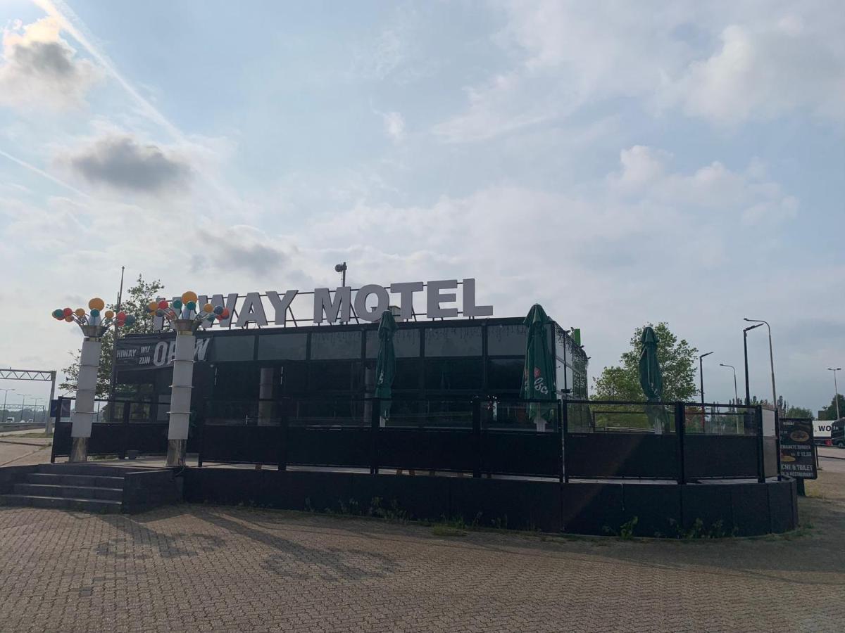 Hiway Motel Siebengewald エクステリア 写真